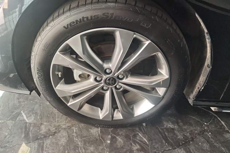 Used Toyota SIENNA 2023 2.5L Hybrid Platinum Edition
