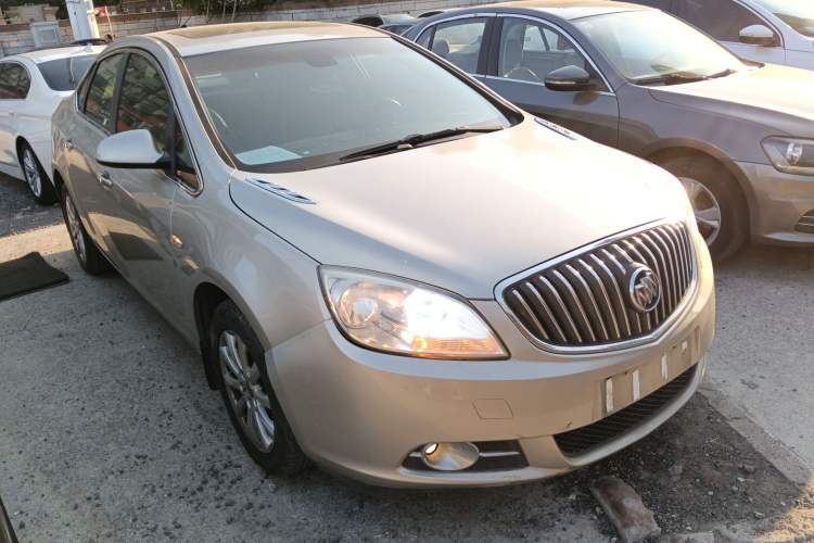 Used Buick GT 2011 GT 1.8L Automatic Fashion Edition Leather Model Front Right 45 Deg