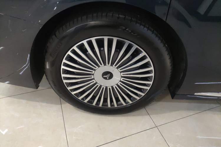 Used VOYAH Dream 2025 PHEV Four-Wheel-Drive Flagship Kunpeng Edition Right Rear Wheel Hub