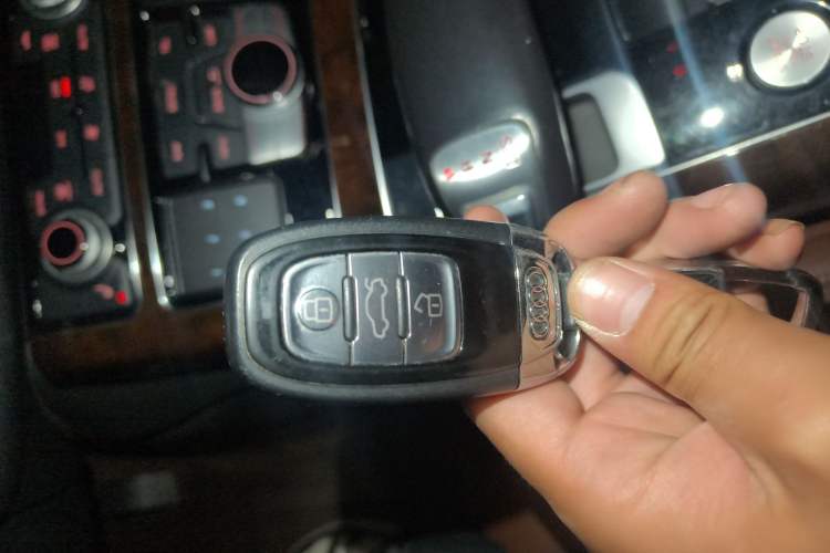 Used Audi A8 2014 A8L 45 TFSI quattro Comfort model