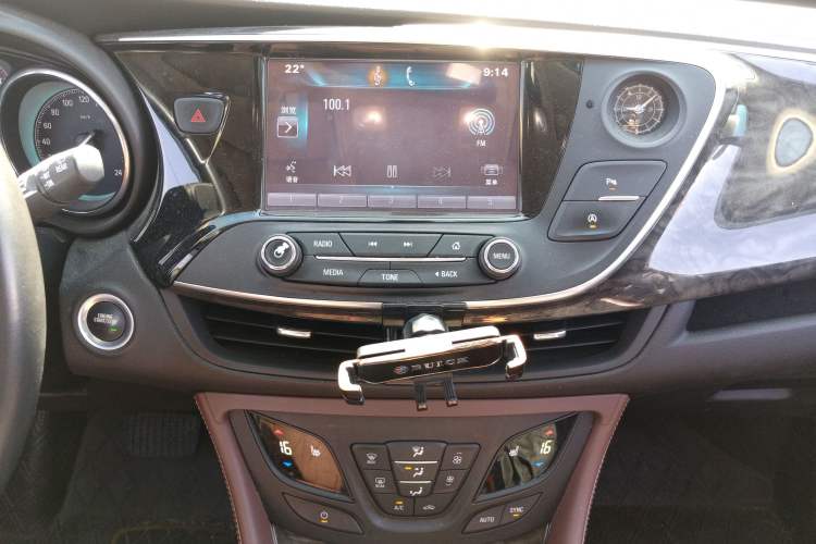 Used Buick Envision 2016 20T Two-Wheel-Drive Elite Model Audio And AC Panel
