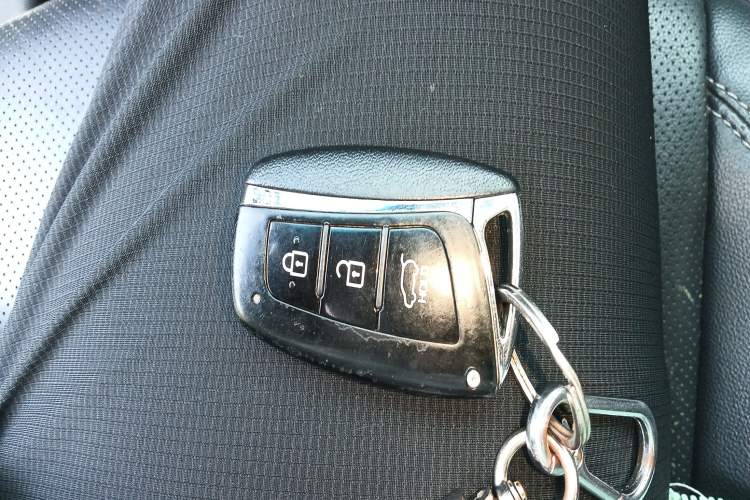 Used Hyundai Santa Fe 2017 2.4L Automatic Two-Wheel Drive Smart Version 5 Seats