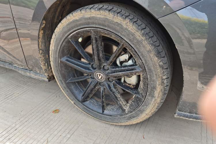 Used CHANGAN UNI-V iDD 2023 ZhiDian iDD 1.5T 113km Smart & Fun Version