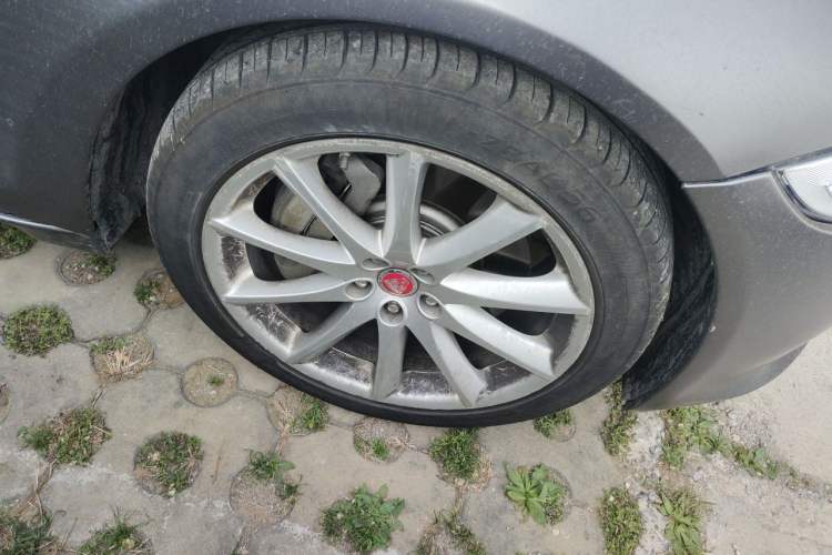 Used Jaguar XJ 
