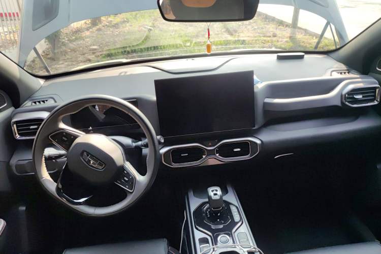 Used Geely Auto Cowboy 2025 1.5TD Trendy Play Edition Center Console