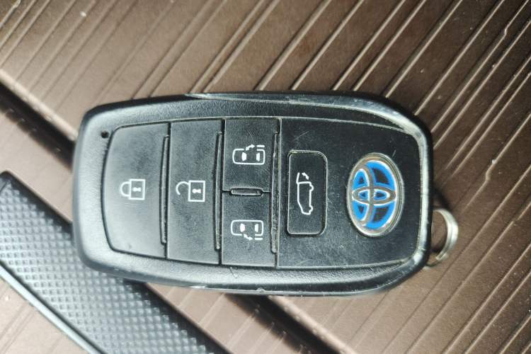 Used Toyota SIENNA 2023 2.5L Hybrid Luxury Edition Vehicle Key