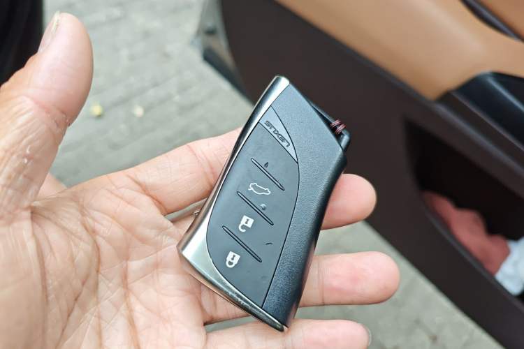 Used Lexus ES 2020 300h Premier Edition
