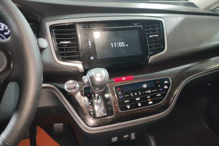 Used Honda Odyssey 2018 2.4L Smart Edition Audio And AC Panel