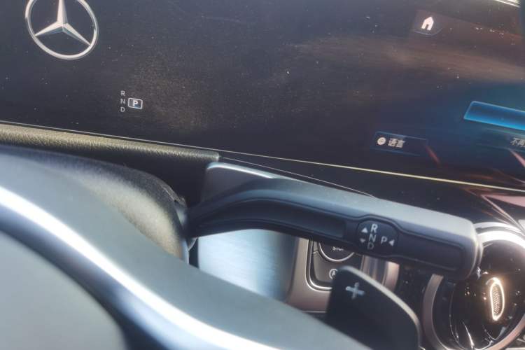 Used Mercedes-Benz GLB 2022 Second Facelift GLB 200 Fashion Edition Gear Lever