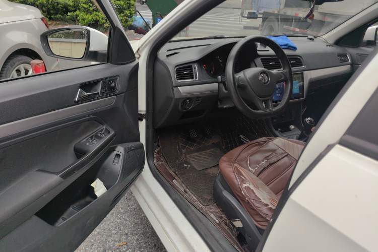 Used Volkswagen Lavida 2017 1.6L Manual Fashion Edition