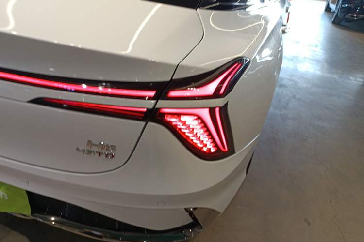 Used Hongqi H6 2023 2.0T ZhiShang Version
