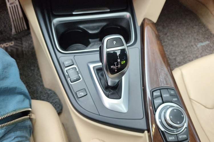 Used BMW 3 Series 2013 328Li Luxury Design Package Gear Lever