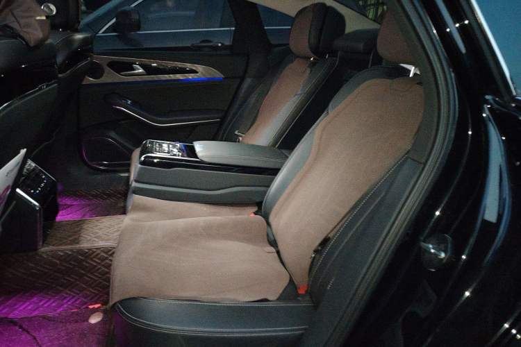 Used Hongqi H9 2020 2.0T Smart Connect Flagship Edition
