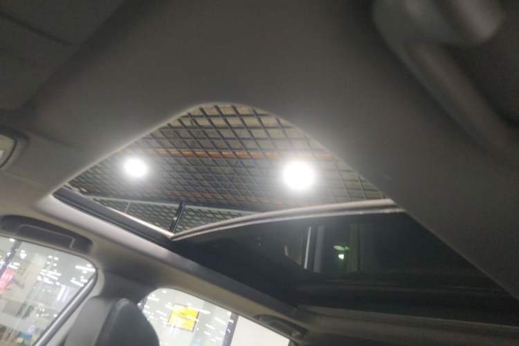 Used Honda CR-V 2017 240TURBO CVT Front-Wheel Drive Fashion Edition