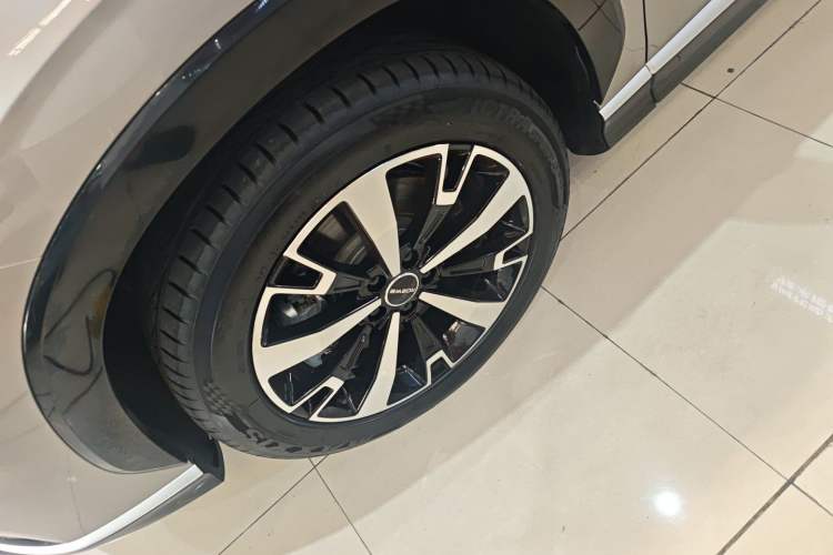 Used Roewe D5X DMH 2024 135 Flagship Edition Left Front Wheel Hub