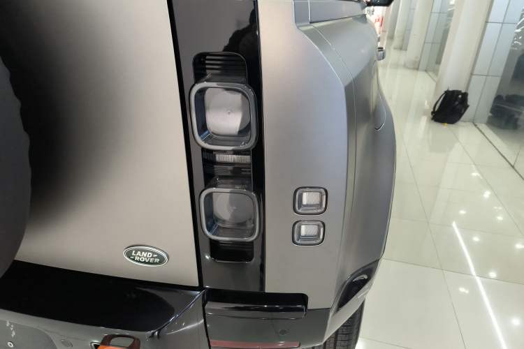 Used Land Rover Defender 2024 110 3.0T P400 X
