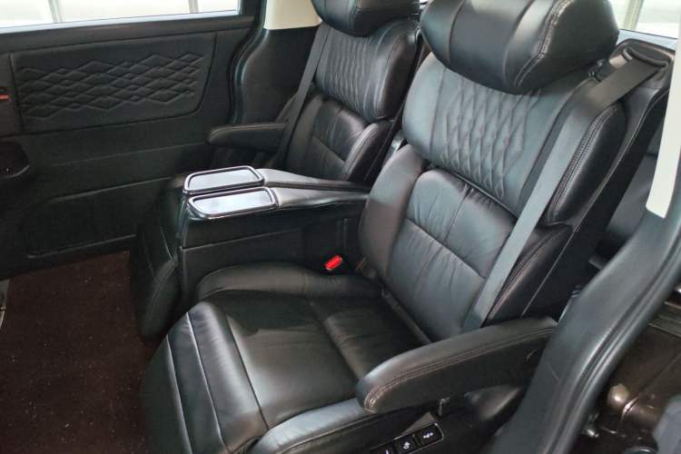 Used Honda Elysion 2022 2.0L eHEV Luxury First Edition
