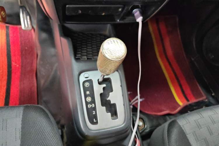 Used Suzuki Jimny 2010 1.3 AT Fashion Limited Edition Gear Lever