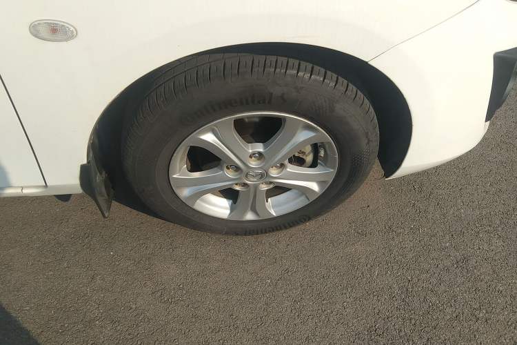 Used Mazda 3 2015 Sedan 1.6L Automatic Elite Model Right Front Wheel Hub