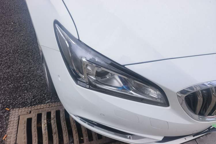 Used Buick Verano 2015 Sedan 20T Dual-Clutch Flagship Model Right Front Headlight