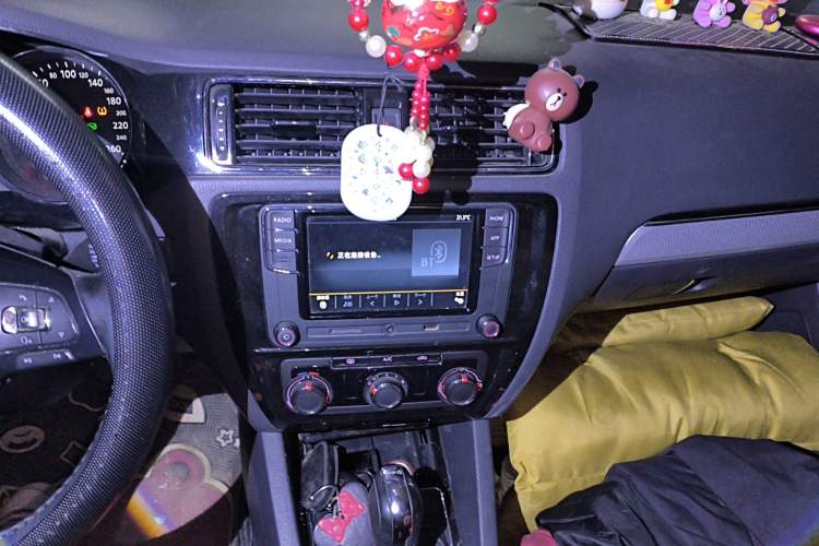 Used Volkswagen Sagitar 2018 280TSI DSG Ignite Edition Audio And AC Panel