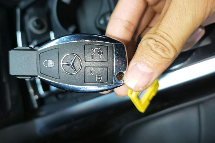 Used Mercedes-Benz E-Class 2015 Restyled E 260 L Sport Edition Vehicle Key