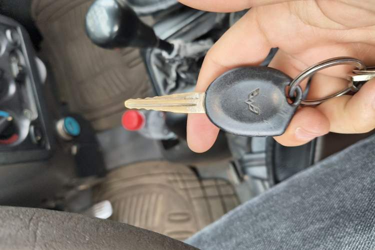 Used Wuling Rongguang 2011 1.2L Base Version
