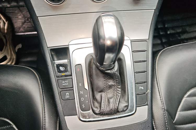 Used Volkswagen Magotan 2015 1.8TSI Advanced Model
