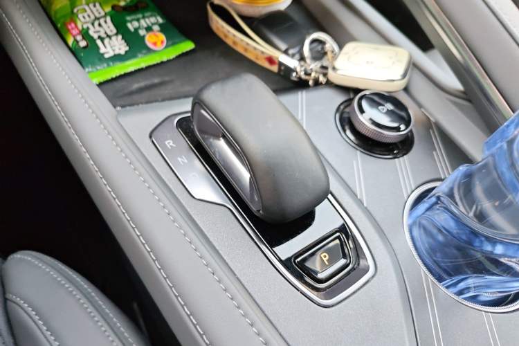 Used Zeekr 001 2025 WE Edition 100 kWh Rear-Wheel Drive Gear Lever