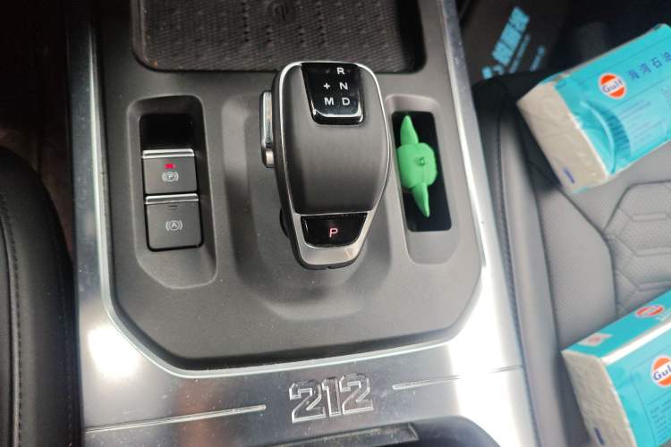 Used 212 T01 2024 2.0T Explorer
