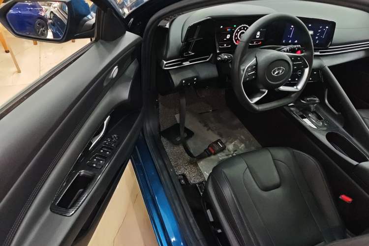 Used Hyundai Elantra 2021 1.5L CVT LUX Prestige Edition