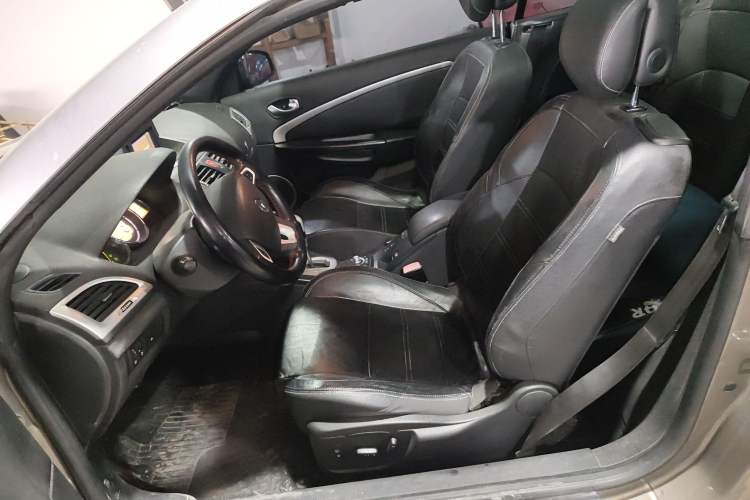 Used Renault Megane 2011 CC 2.0 Fashion Navigation Edition Left Front Seat