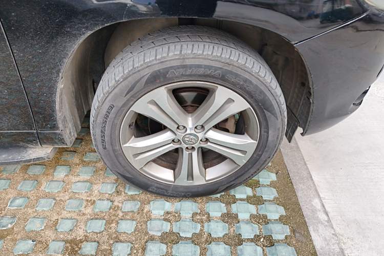 Used Toyota Highlander 2009 2.7L Two-Wheel Drive 7-Seater Luxury Navigation Edition Right Front Wheel Hub