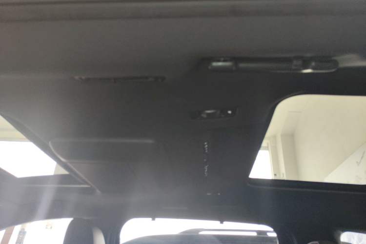 Used Toyota Sienna 2023 2.5L Hybrid Platinum Edition