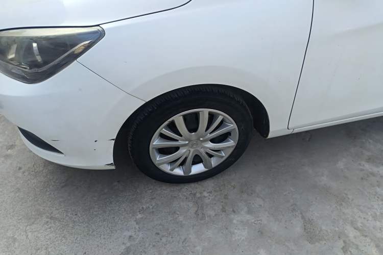 Used Haima M3 2015 1.5L Manual Standard with Sunroof
