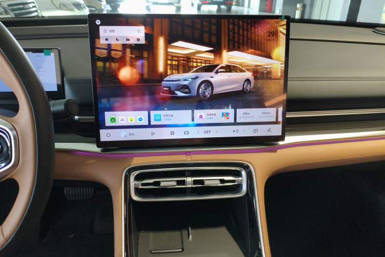 Used Geely Galaxy A7 2025 Model EM-i 150km Starship Edition Audio And AC Panel