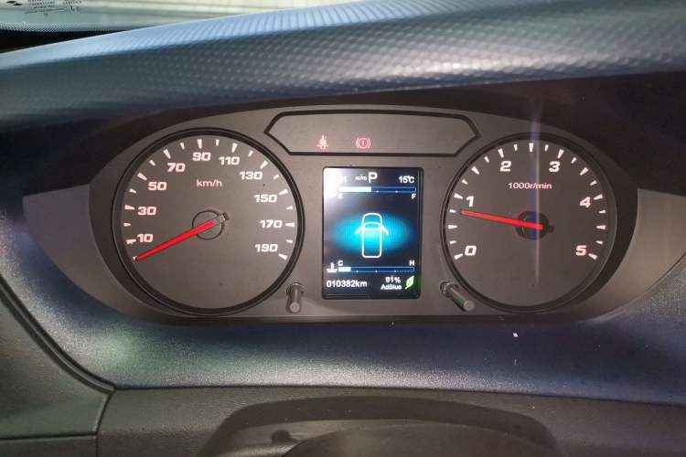 Used Iveco Eurocargo 2021 3.0T Automatic Super-Rui Short Wheelbase Low-Roof Manual-Door F1C Instrument Cluster