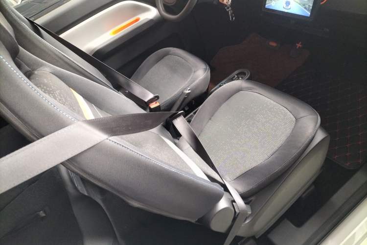 Used Wuling Hongguang MINIEV 2021 Macaron Premium Model – Lithium Iron Phosphate Right Front Seat