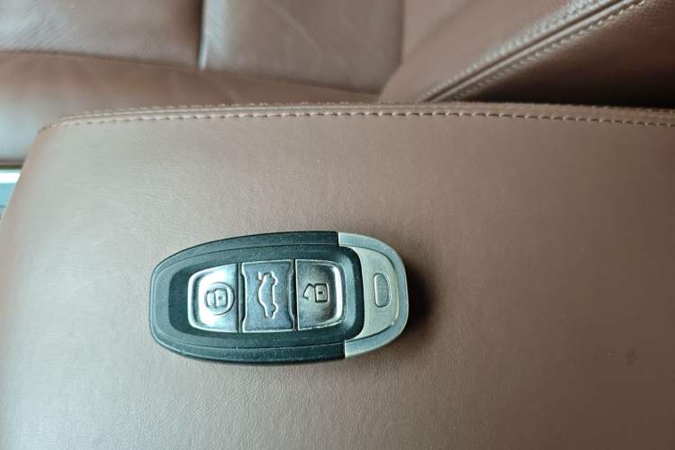 Used Hongqi H7 2015 2.0T Prestige Model