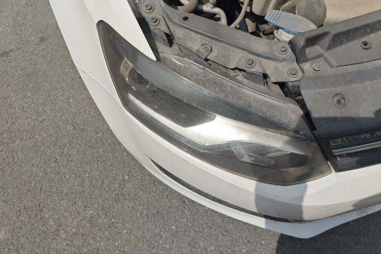 Used Volkswagen Polo 2013 1.6L Automatic Luxury Edition Right Front Headlight