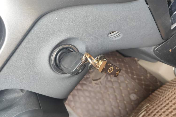 Used Mercedes-Benz Vito 2011 2.5L 7-seater executive version Vehicle Key