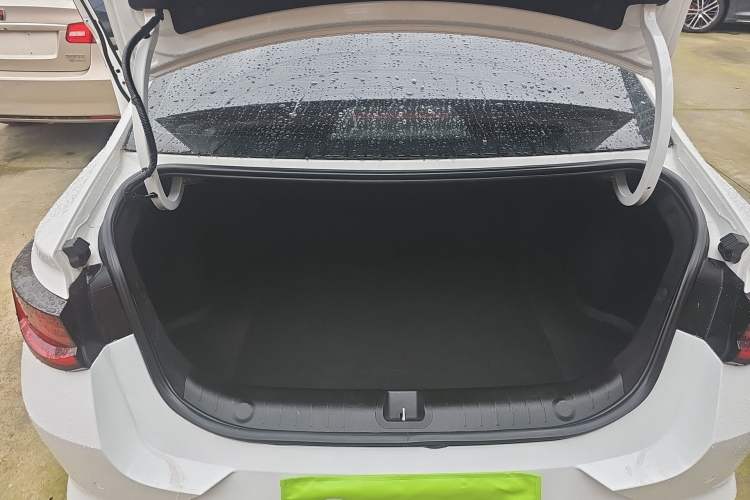 Used Geely Auto Emgrand L 2022 1.4T CVT Flagship Edition Trunk