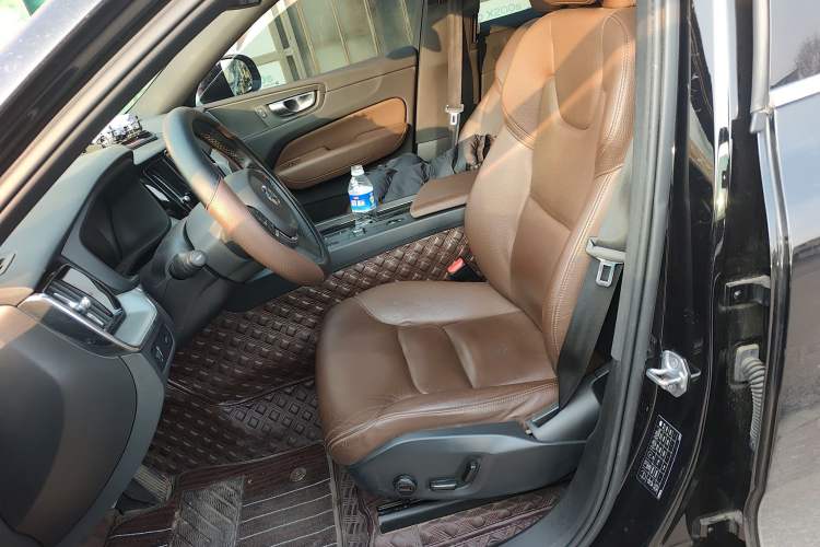 Used Volvo XC60 2022 B5 4x4 Zhiyi Luxury Edition