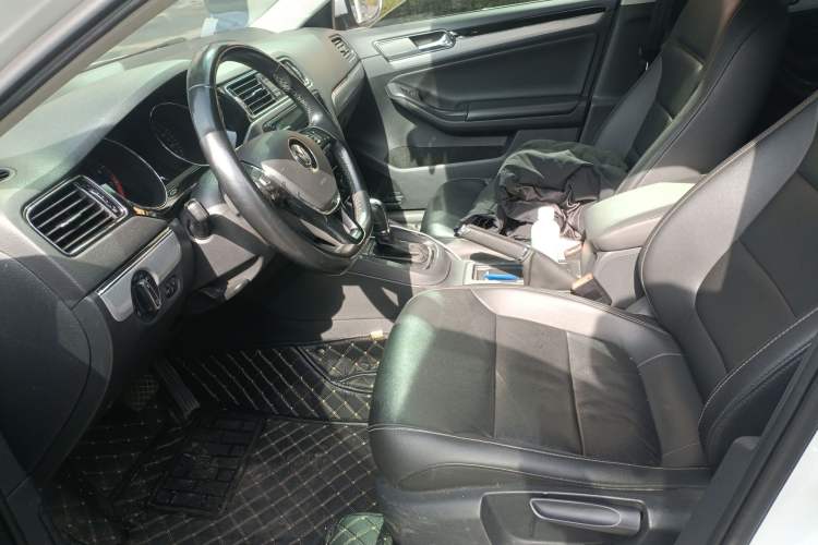 Used Volkswagen Sagitar 2018 1.6L Automatic Comfort Model Left Front Seat