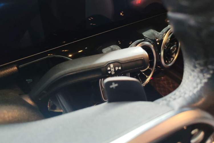 Used Mercedes-Benz B-Class 2020 B 200 Sport Edition Gear Lever