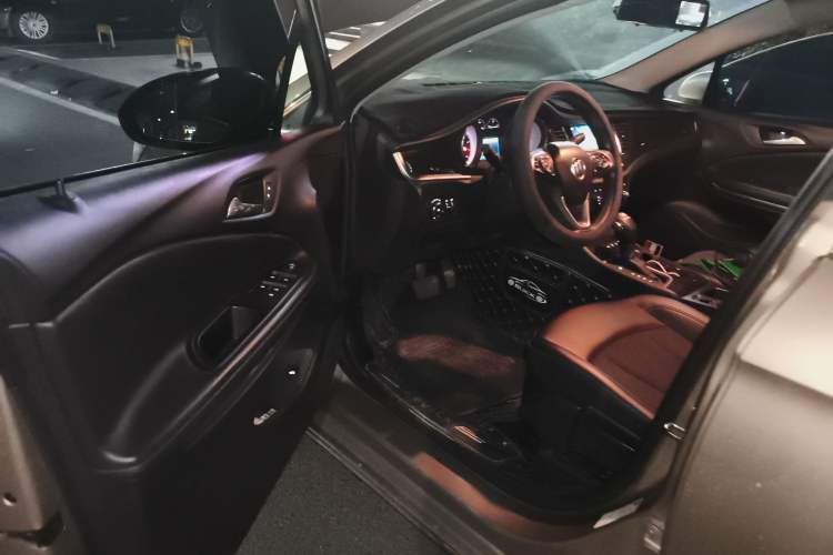 Used Buick Verano 2018 Sedan 20T Dual-Clutch Leading Model