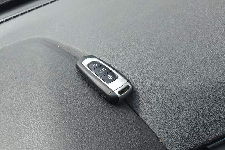 Used Geely Auto Vision X3 2017 1.5L Automatic Luxury Model Interior 1