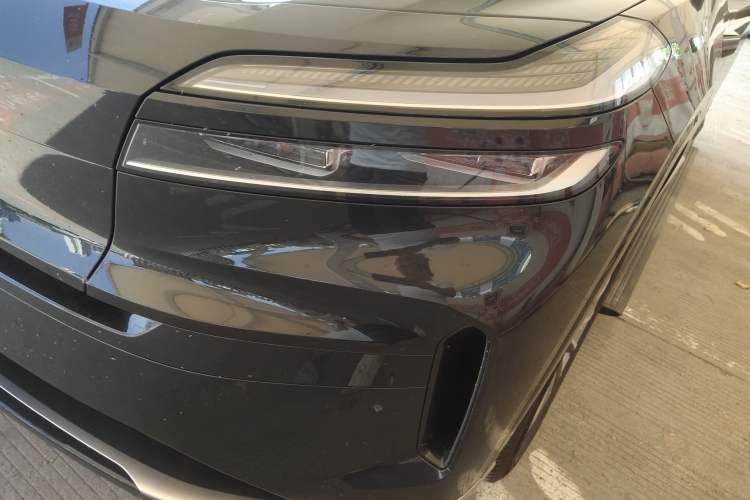 Used ONVO Luxeed L90 2025 Model—Max Six-Seater Version
