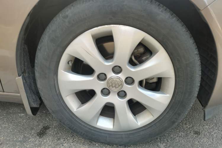 Used Buick Regal 2015 1.6T Elite Tech Model Right Front Wheel Hub