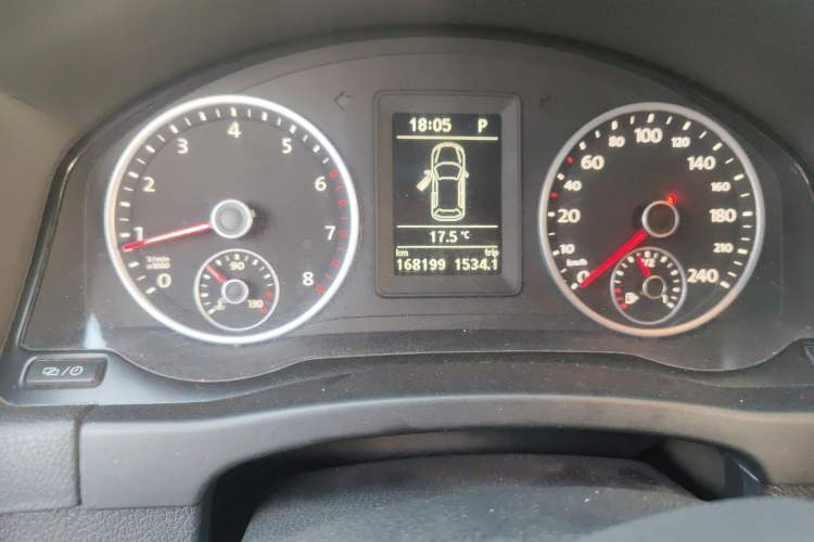 Used Volkswagen Tiguan 2016 300TSI Automatic Two-Wheel Drive Trend Edition Odometer Close Up